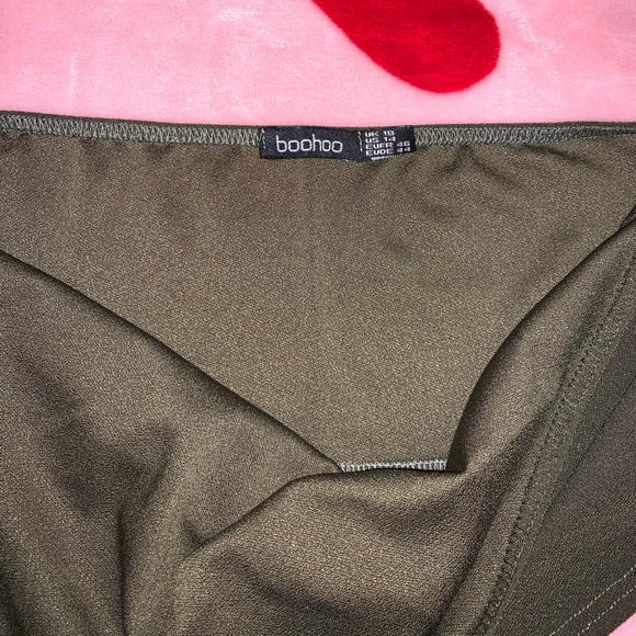 Boohoo High Neck Crop Top - Picture 9 of 11